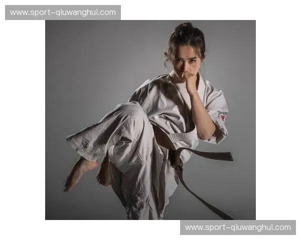 空手道分析：以柔驭刚的观察力与决策力