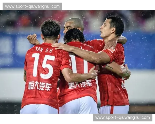 绿茵激战，荣耀之巅：苏宁与山东鲁能的十年烽火情